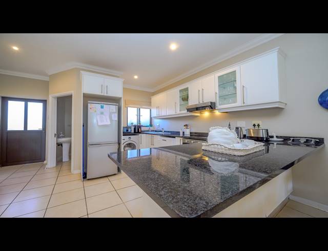 2 BEDROOM TOWNHOUSE FOR SALE IN BALLITO CENTRAL